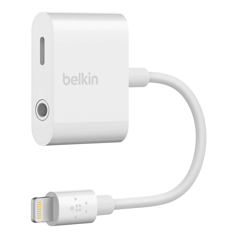 belkin-adapteur-recharge-iphone-prise-3.5mm-jack-apple L'adapteur de Belkin est petit et facile à branchez sur votre téléphone iPhone
