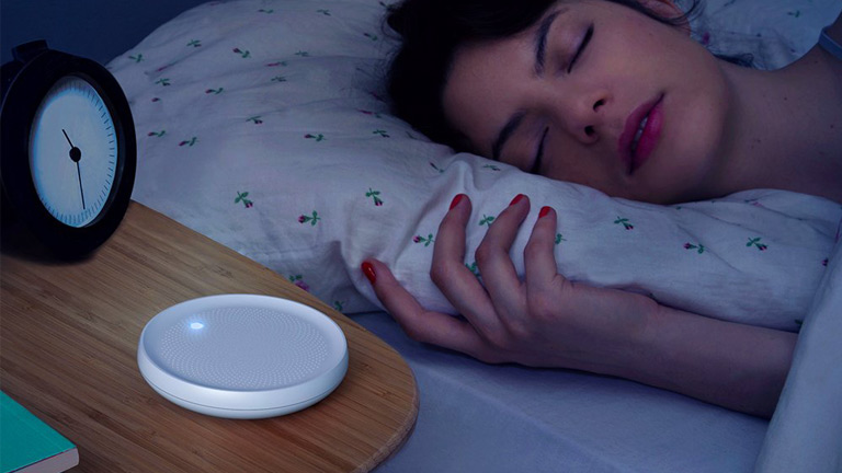 Le Dodow peut nous aider à retrouver le sommeil en ralentissant notre respiration. gadget dodow métronome lumineux insomnie aide dormir